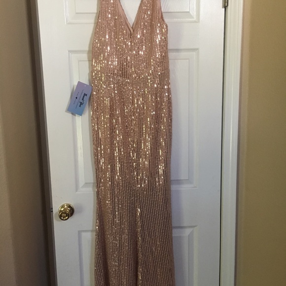 Rose Gold Sequin Dress Gown. Size Medium - Picture 7 of 8